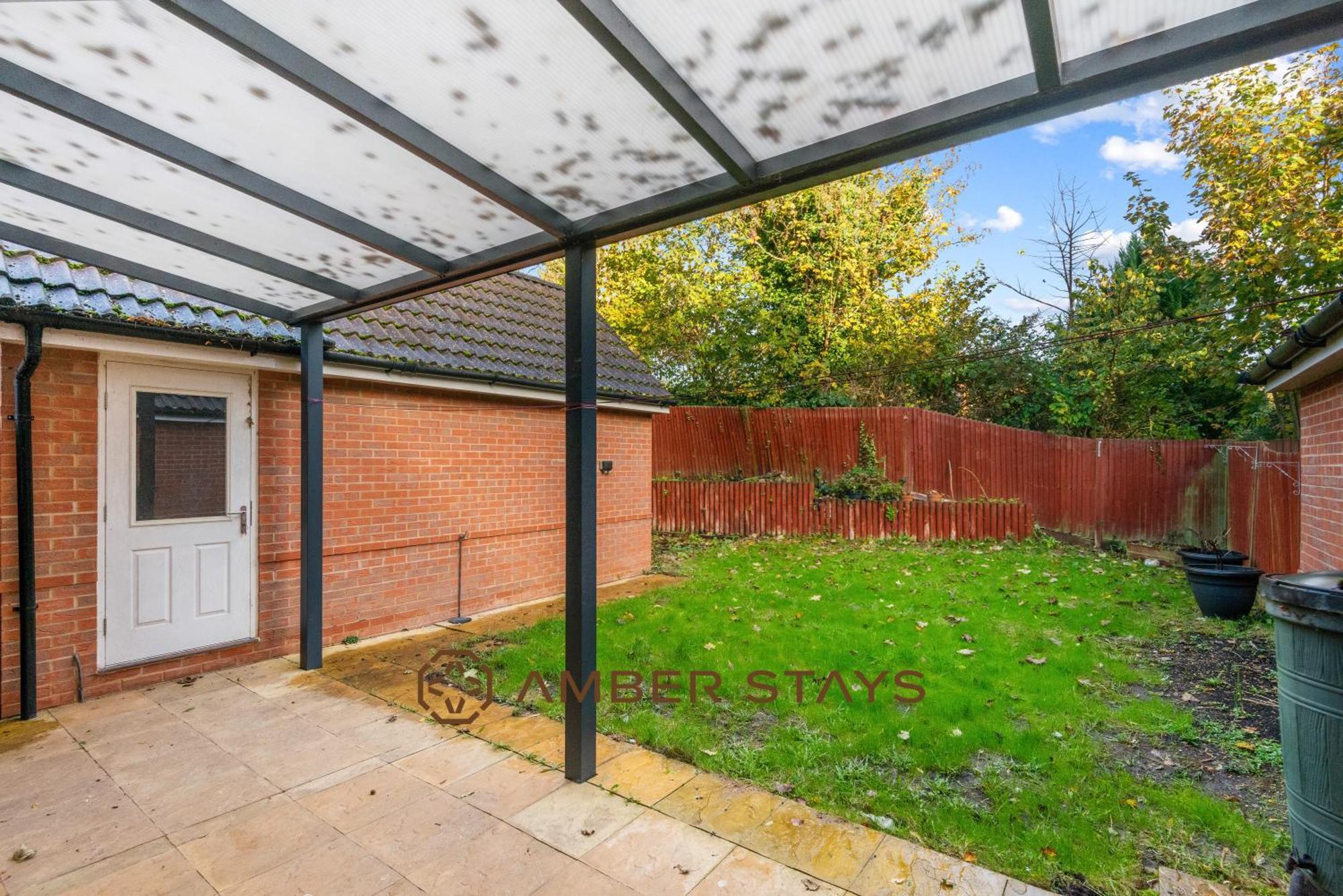 Spacious 5 Bed House In Reading By Amber Stays, Perfect For Business & Contractors, Sleeps 12! Exterior photo